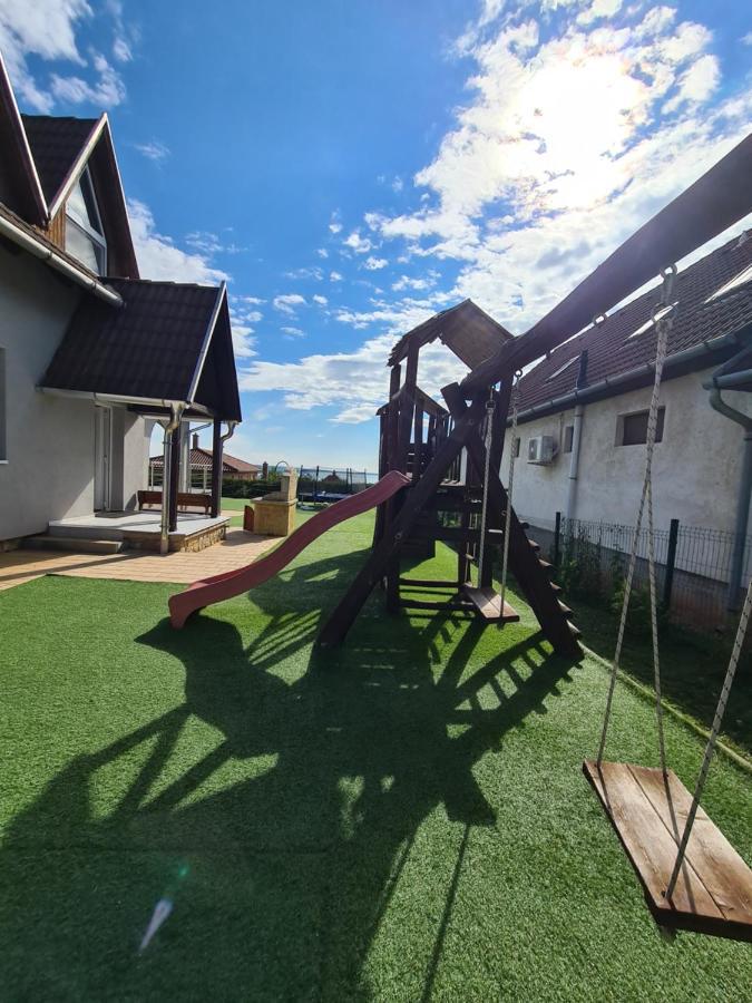 Aranyeso Apartmanhazak No.1 Балатональмади