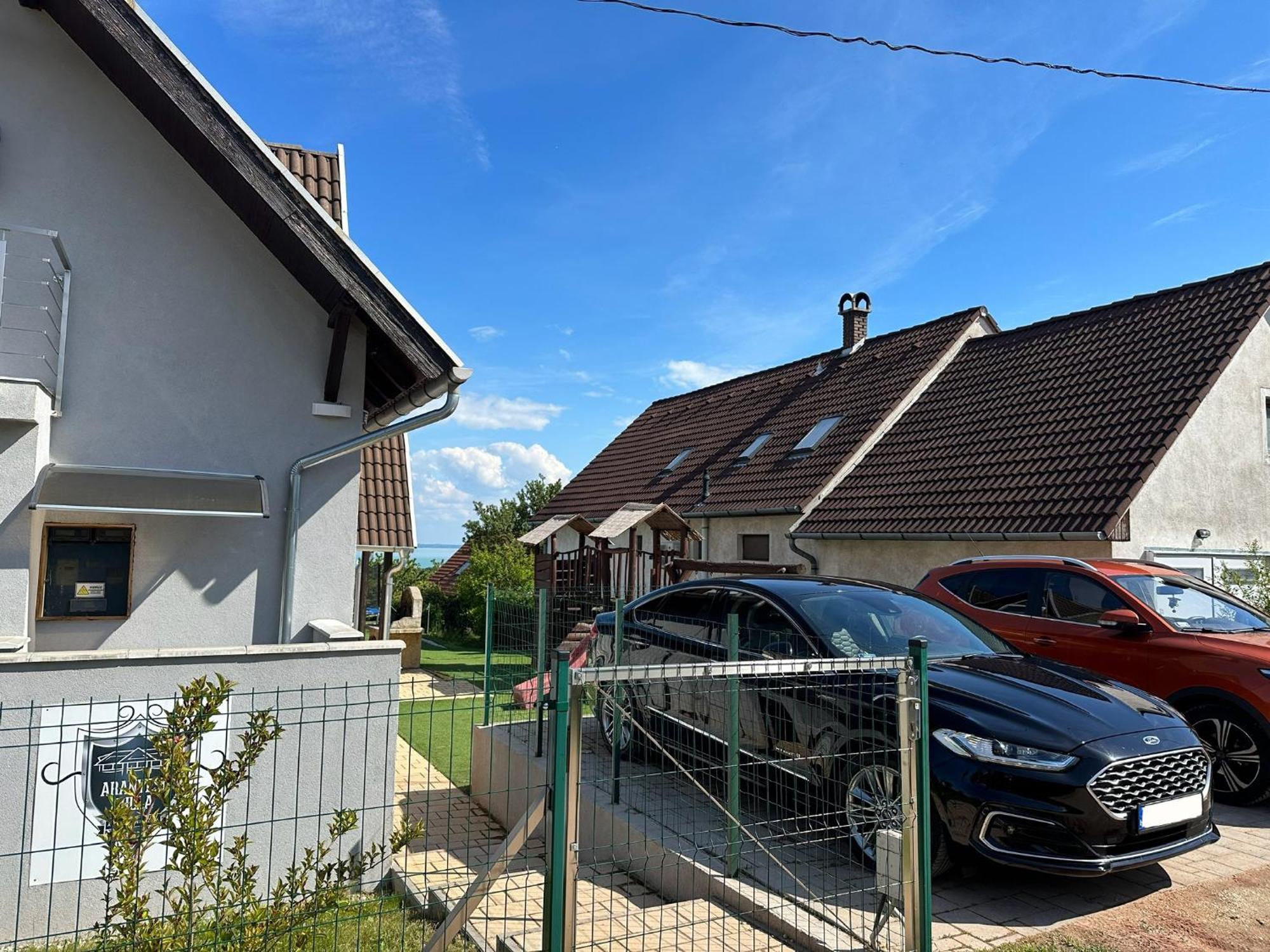 Aranyeso Apartmanhazak No.1 * Balatonalmadi