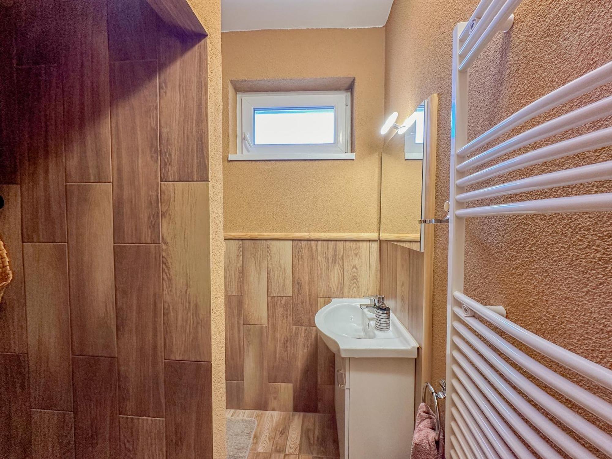 Apartment Aranyeso Apartmanhazak No.1 Balatonalmadi